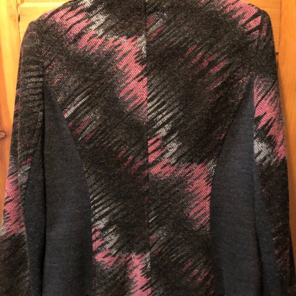 EUC Women’s VEX collection button blazer with fabric  rose embellishment - Picture 3 of 12